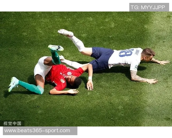 加斯佩里尼怒斥裁判遭红牌罚下球场边缘的激烈对抗引发争议 加斯佩里尼怒斥裁判遭红牌罚下球场边缘的激烈对抗引发争议