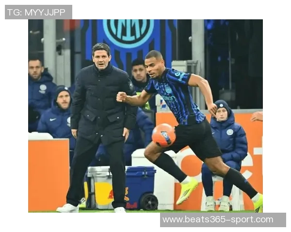 劳塔罗对齐沃换人决定不满摔水瓶表达愤怒情绪