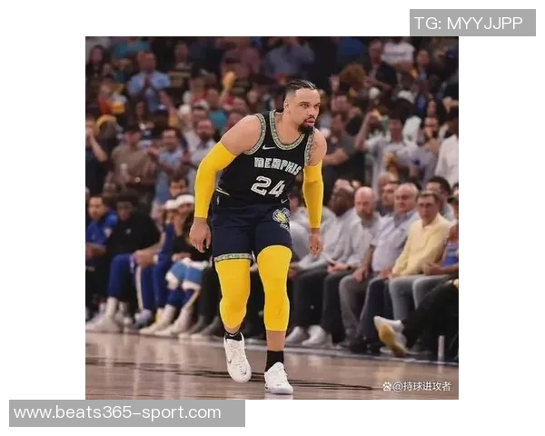 狄龙称全队信任布克队友进步速度超越灰熊火箭时期