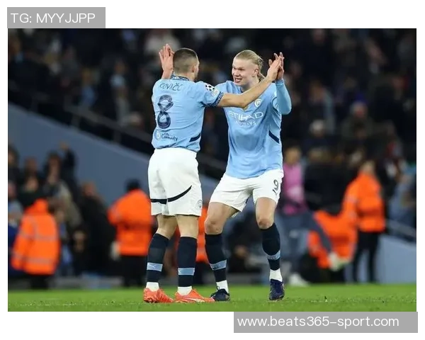 哈兰德铲射破门遭遇重创下身撞击立柱瞬间令人心疼