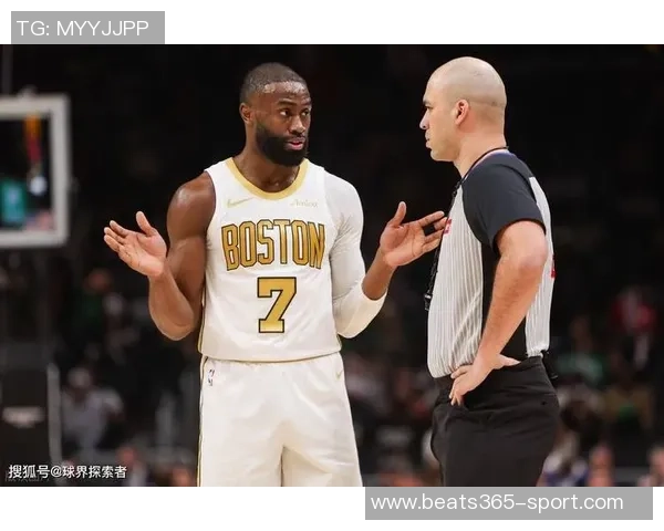 杰伦布朗上半场火力全开狂砍27分5篮板5助攻3抢断三分球命中率惊人